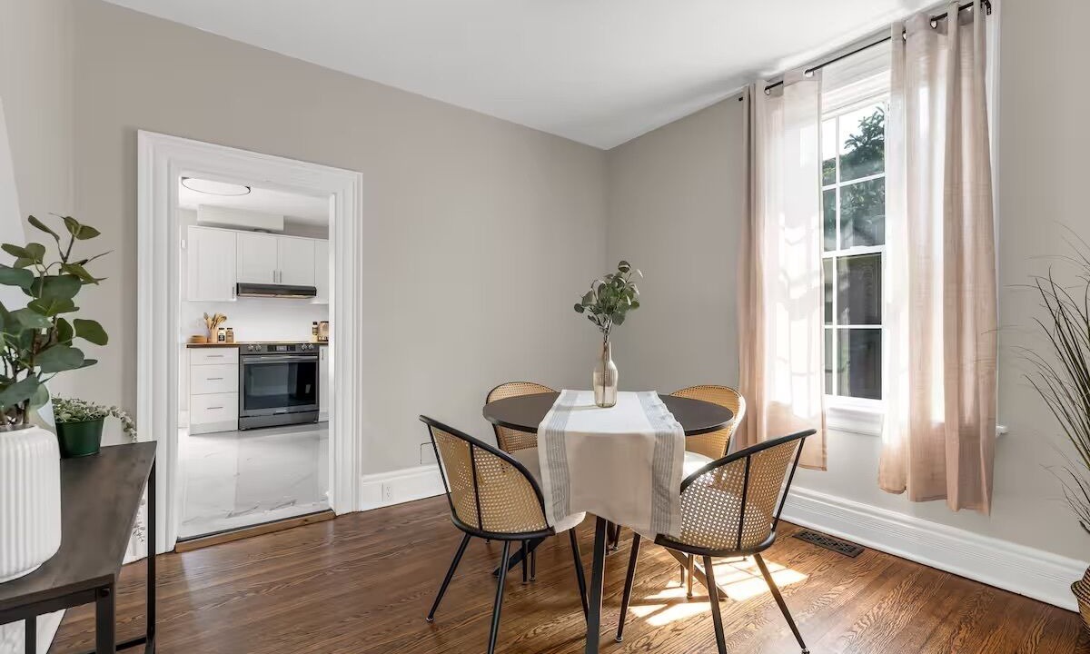 Photo of Livingroom in Downtown