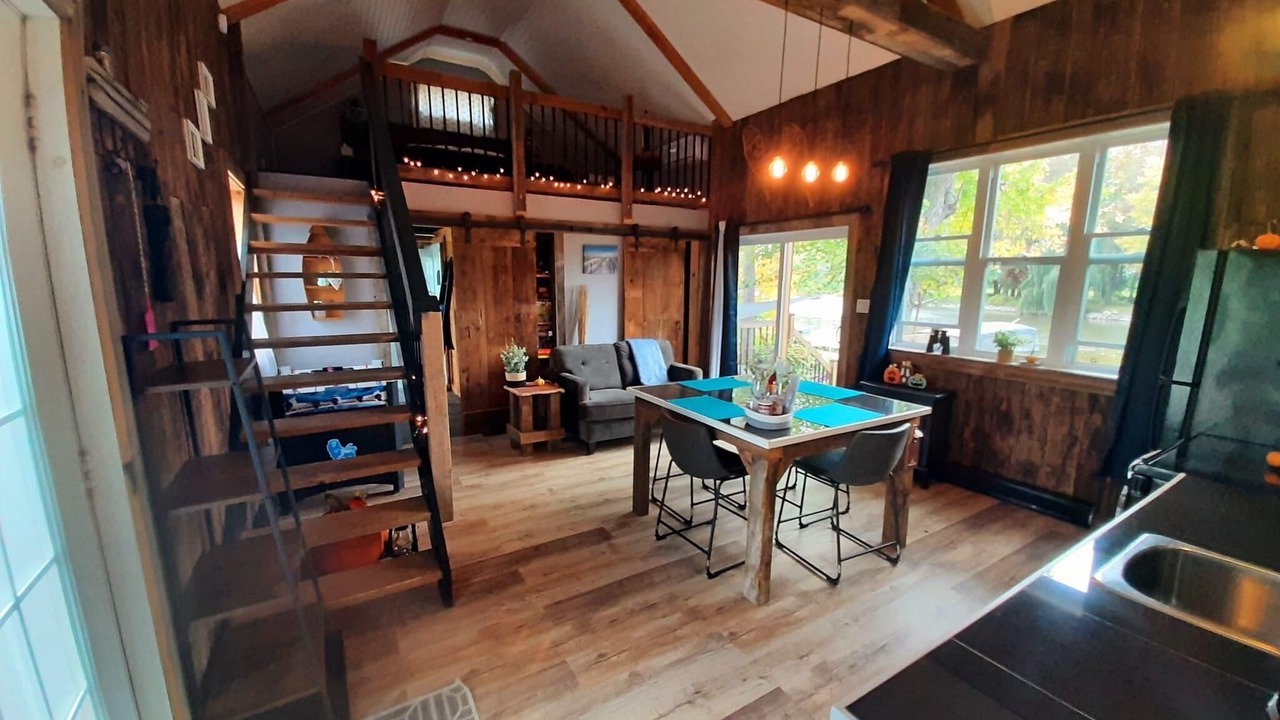 Photo of Livingroom in Pike River