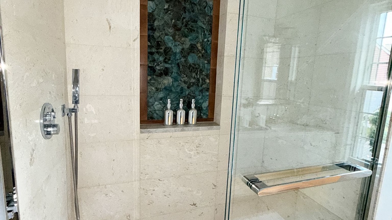 Photo of Bathroom in Des Plaines