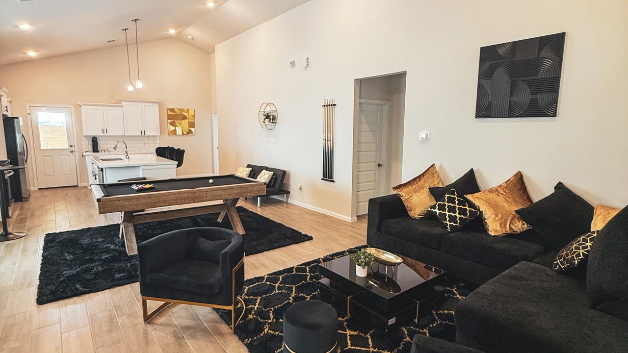 Photo of Livingroom in Cypress