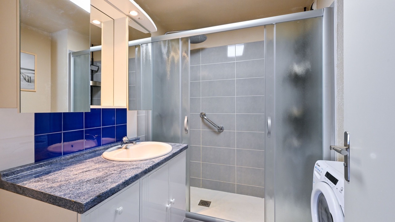 Photo of Bathroom in Pornichet