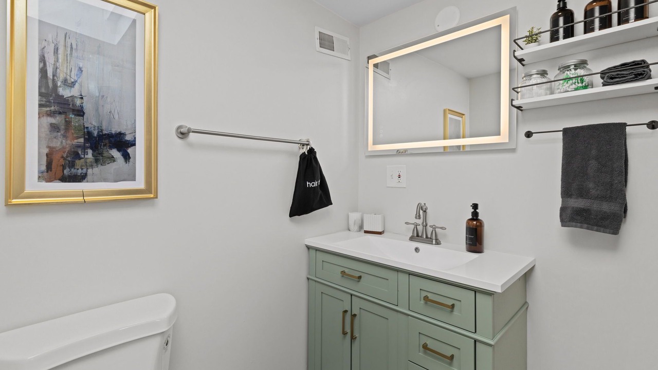 Photo of Bathroom in Tower Grove South