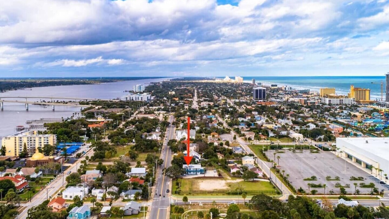 Photo of Outdoor in Smith's Memento