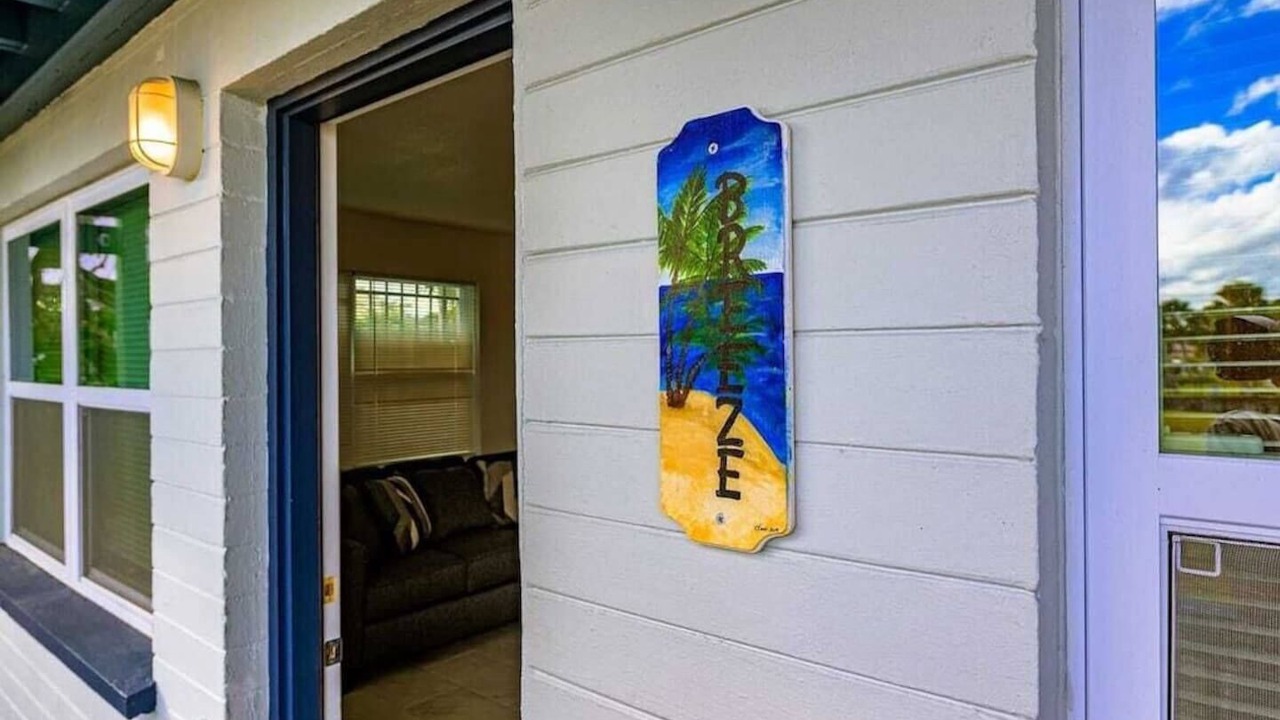 Photo of Others in Smith's Memento