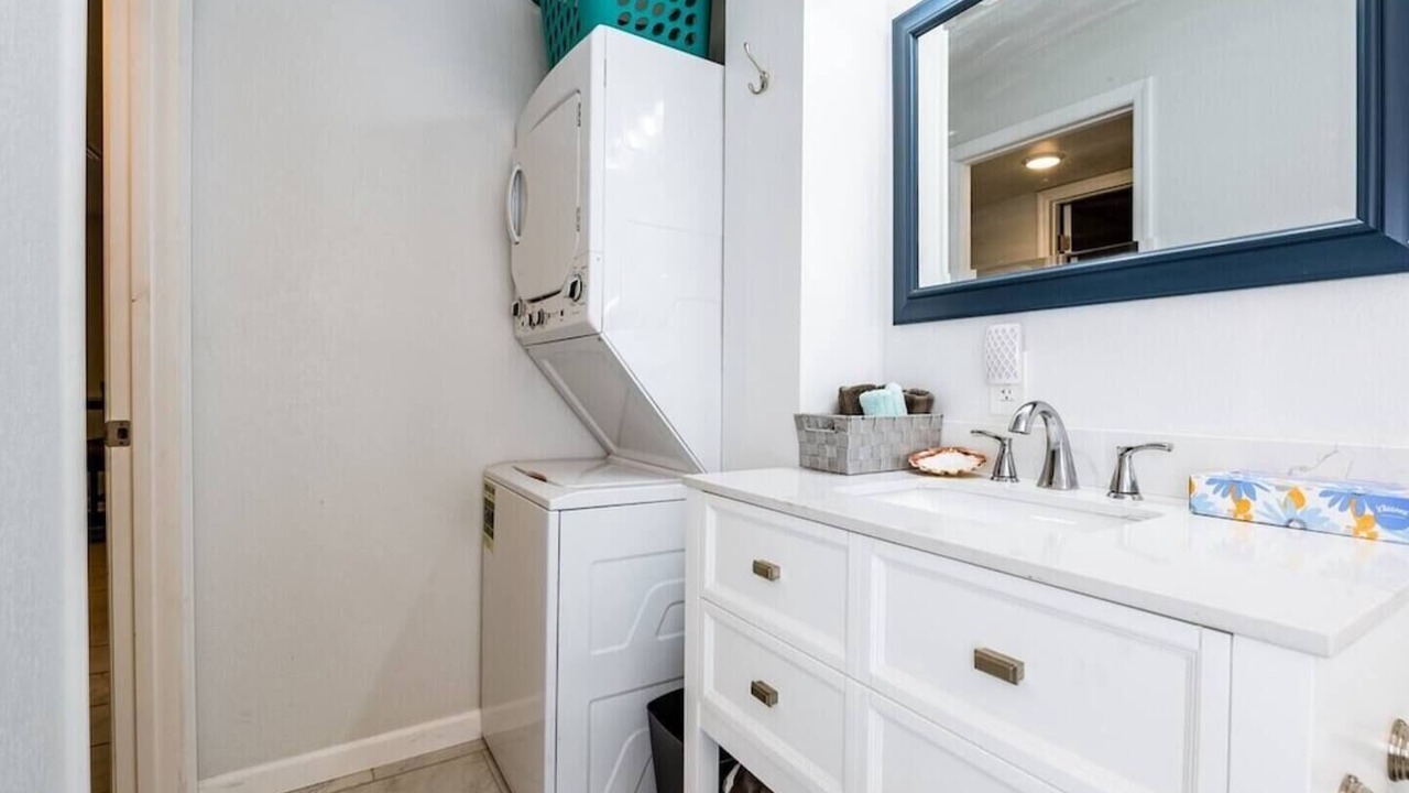 Photo of Others in Smith's Memento