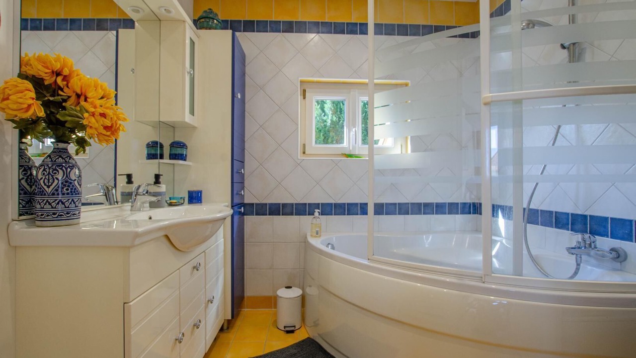 Photo of Bathroom in Chaource