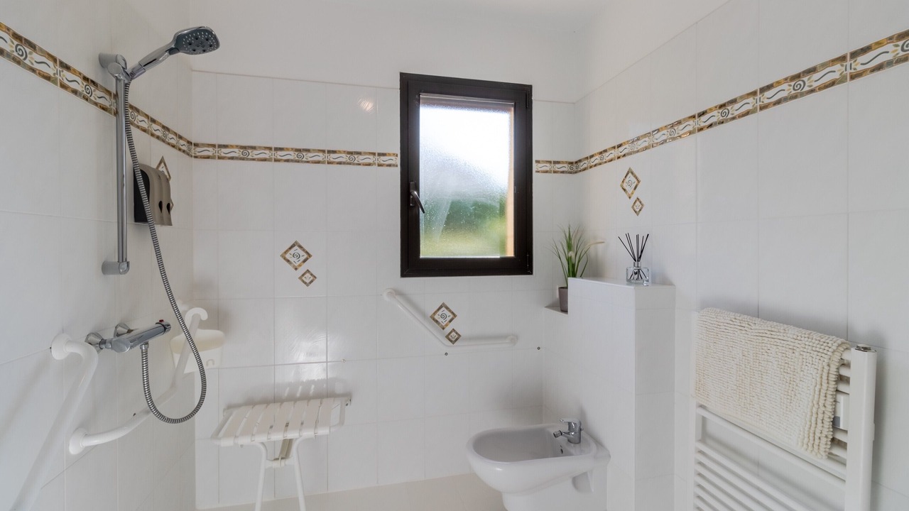 Photo of Bathroom in Castelnaud-la-Chapelle