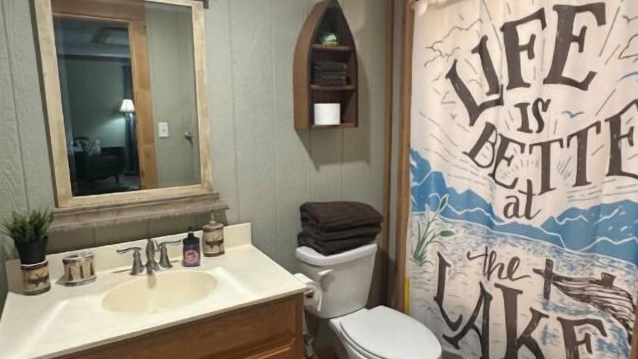 Photo of Bathroom in Zavalla
