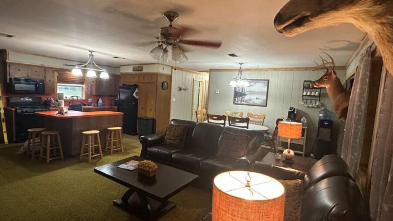 Photo of Livingroom in Zavalla