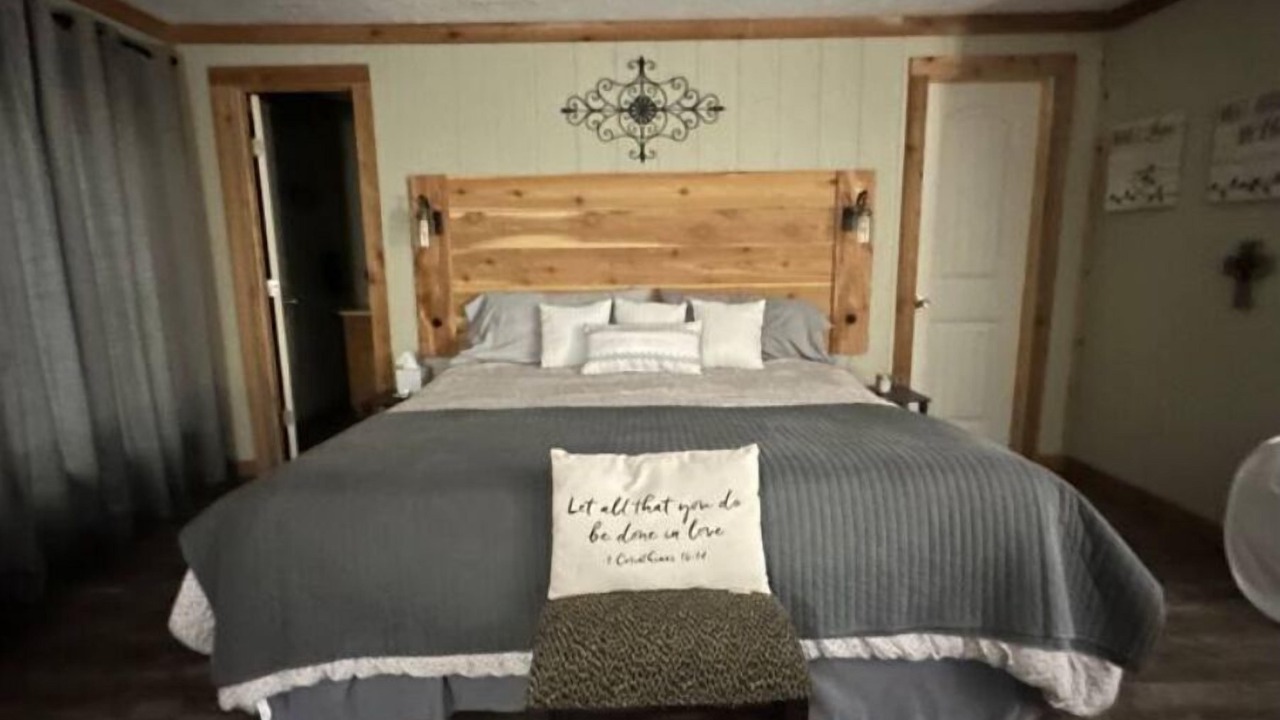 Photo of Bedroom in Zavalla