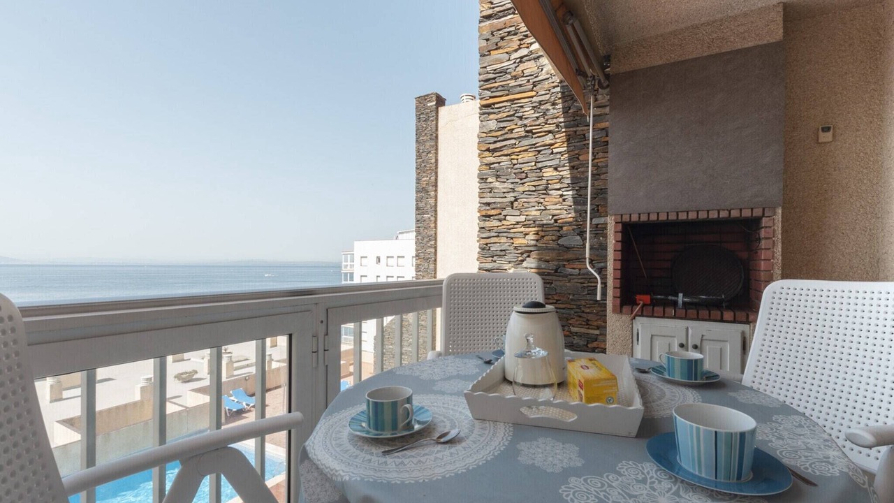 Photo of Patio Balcony in Roses Town Center