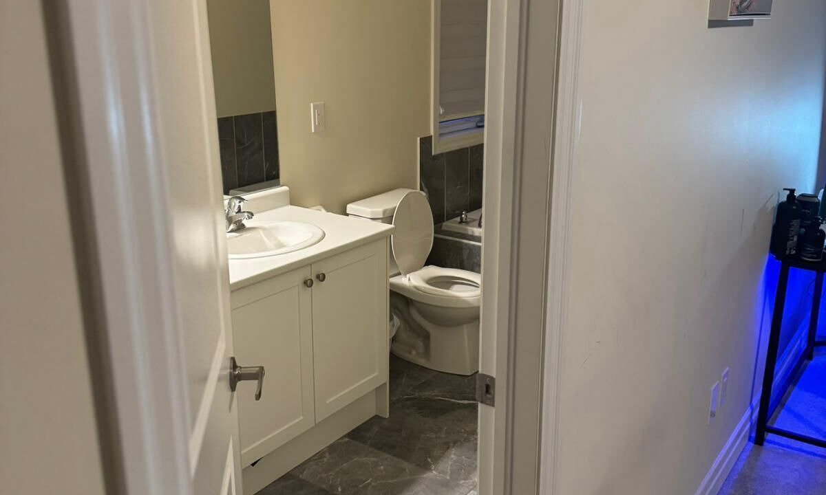 Photo of Bathroom in Niagara Falls