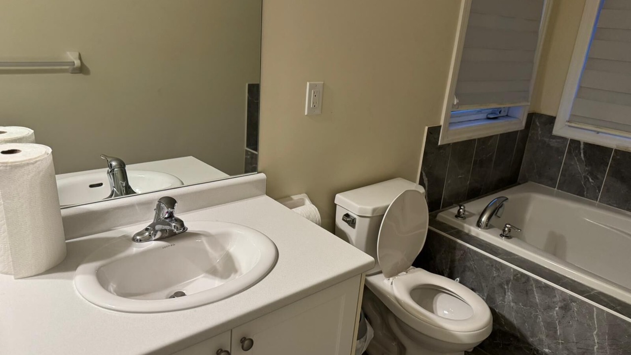 Photo of Bathroom in Niagara Falls