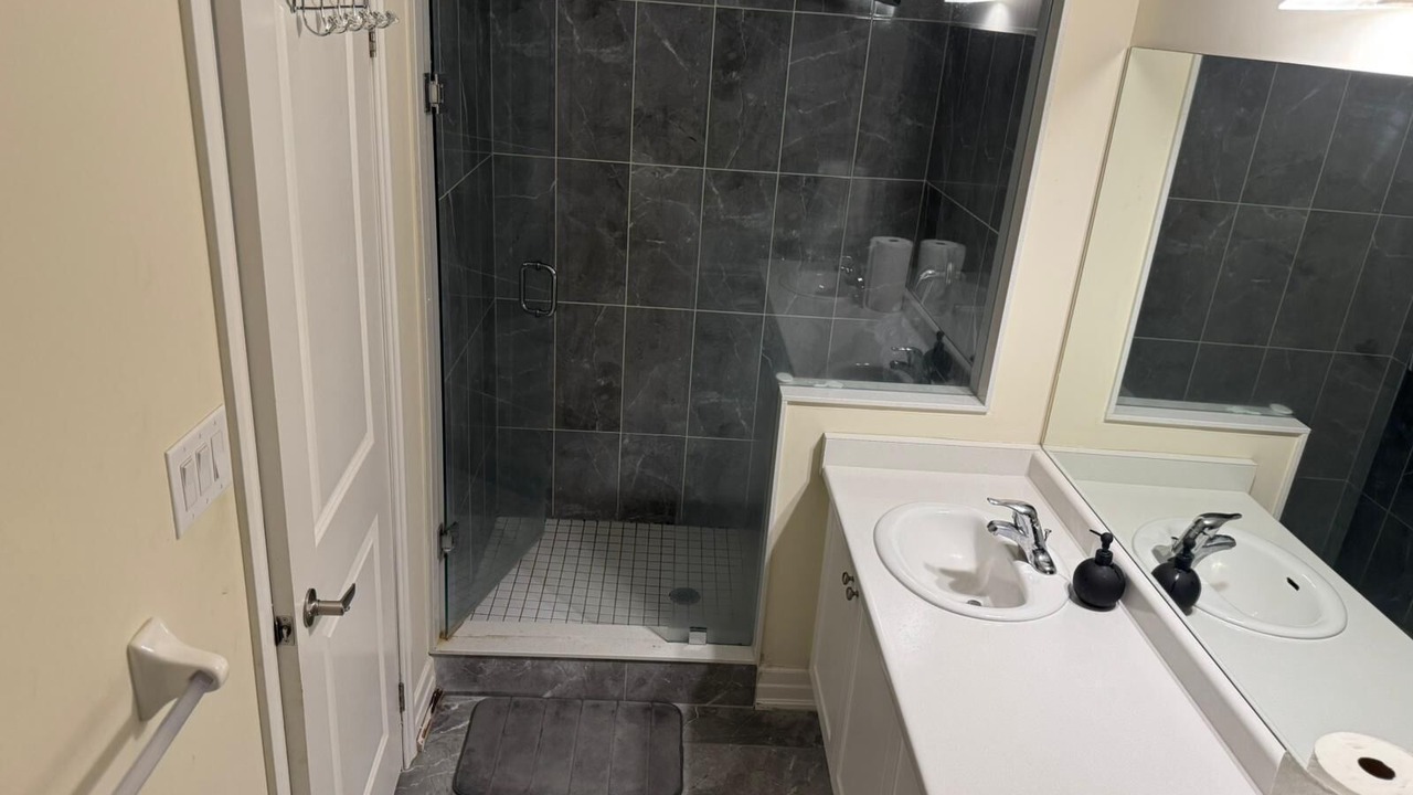 Photo of Bathroom in Niagara Falls