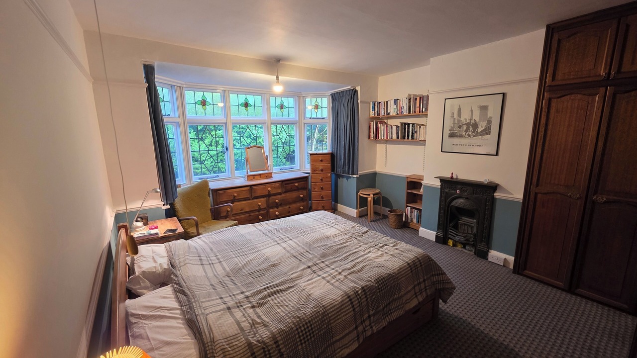 Photo of Bedroom in Hatch Lane