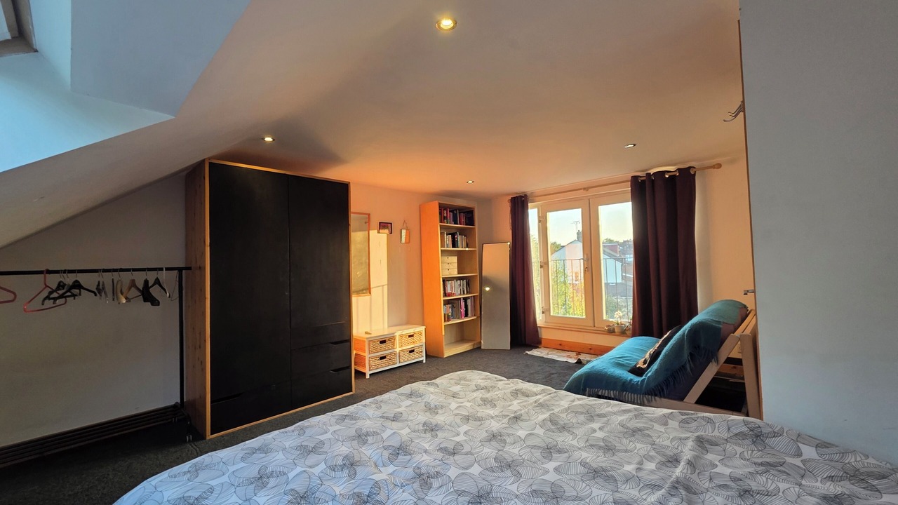 Photo of Bedroom in Hatch Lane