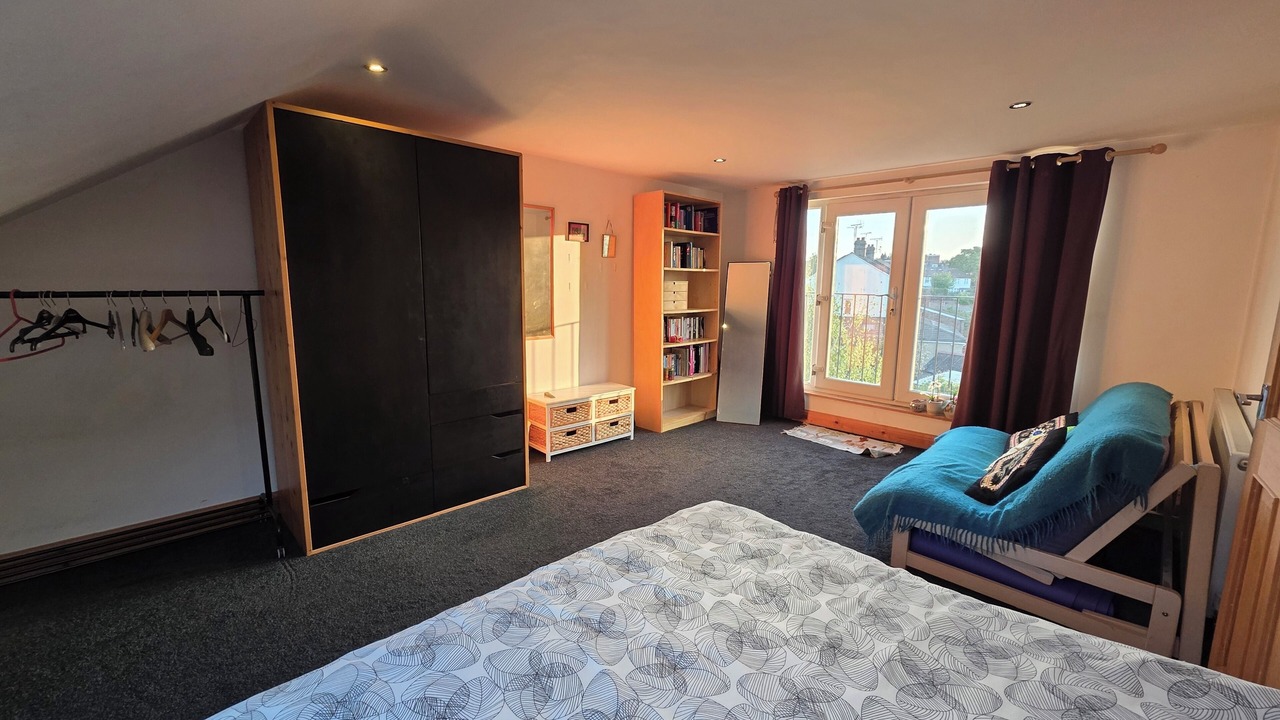 Photo of Bedroom in Hatch Lane