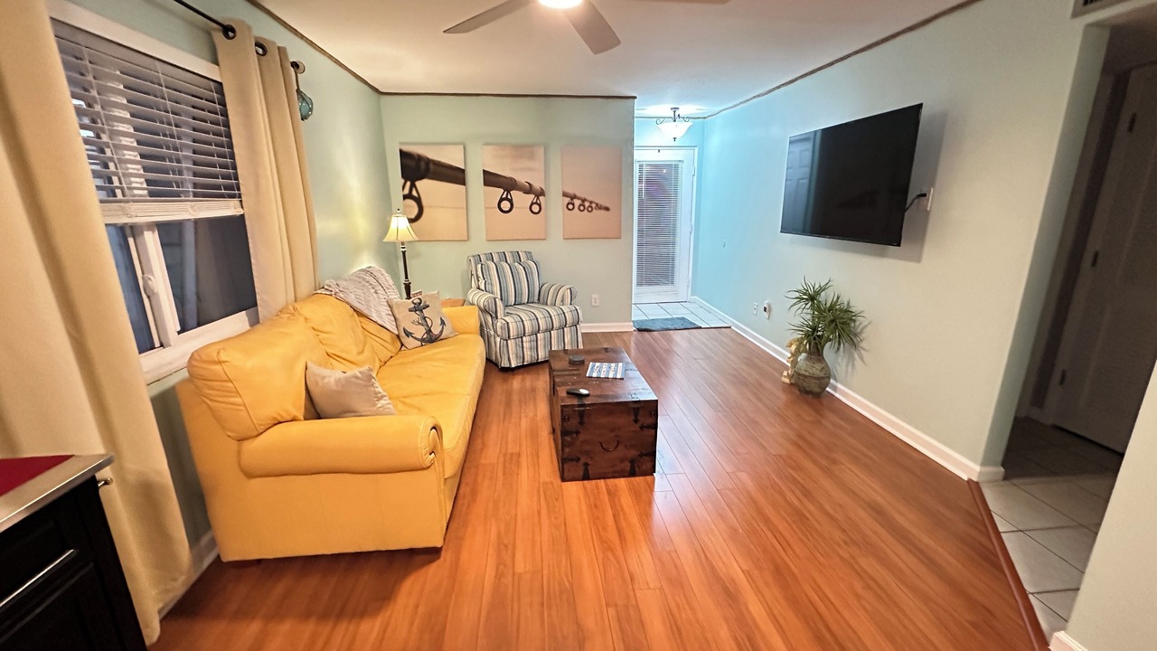 Photo of Livingroom in Apollo Beach