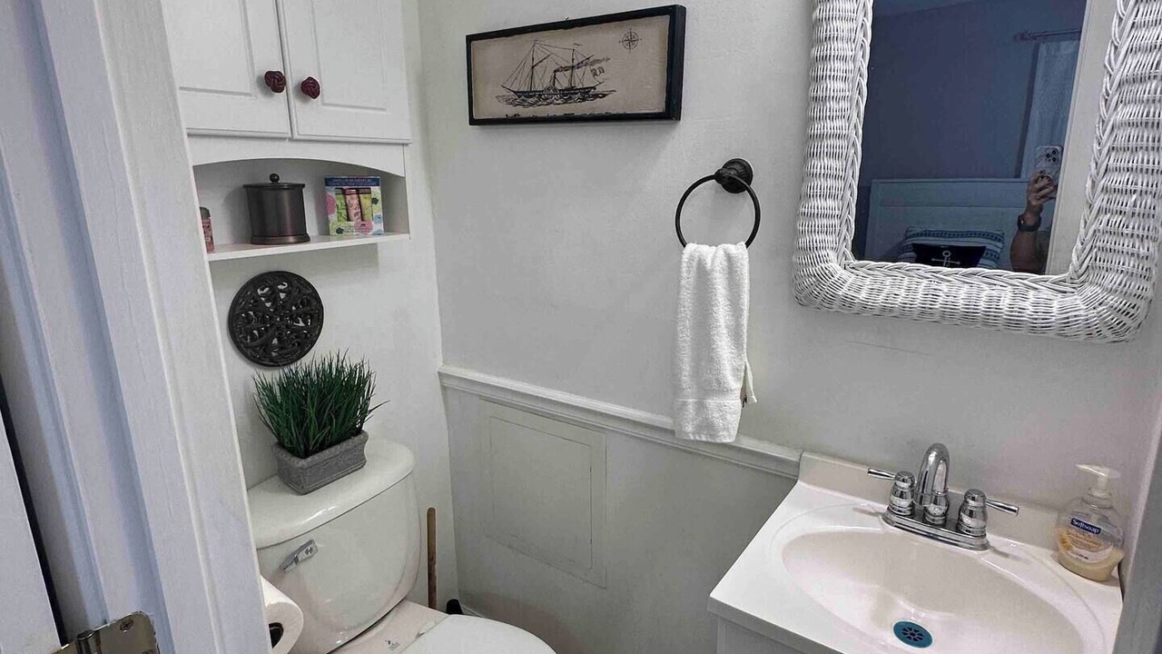 Photo of Bathroom in Apollo Beach