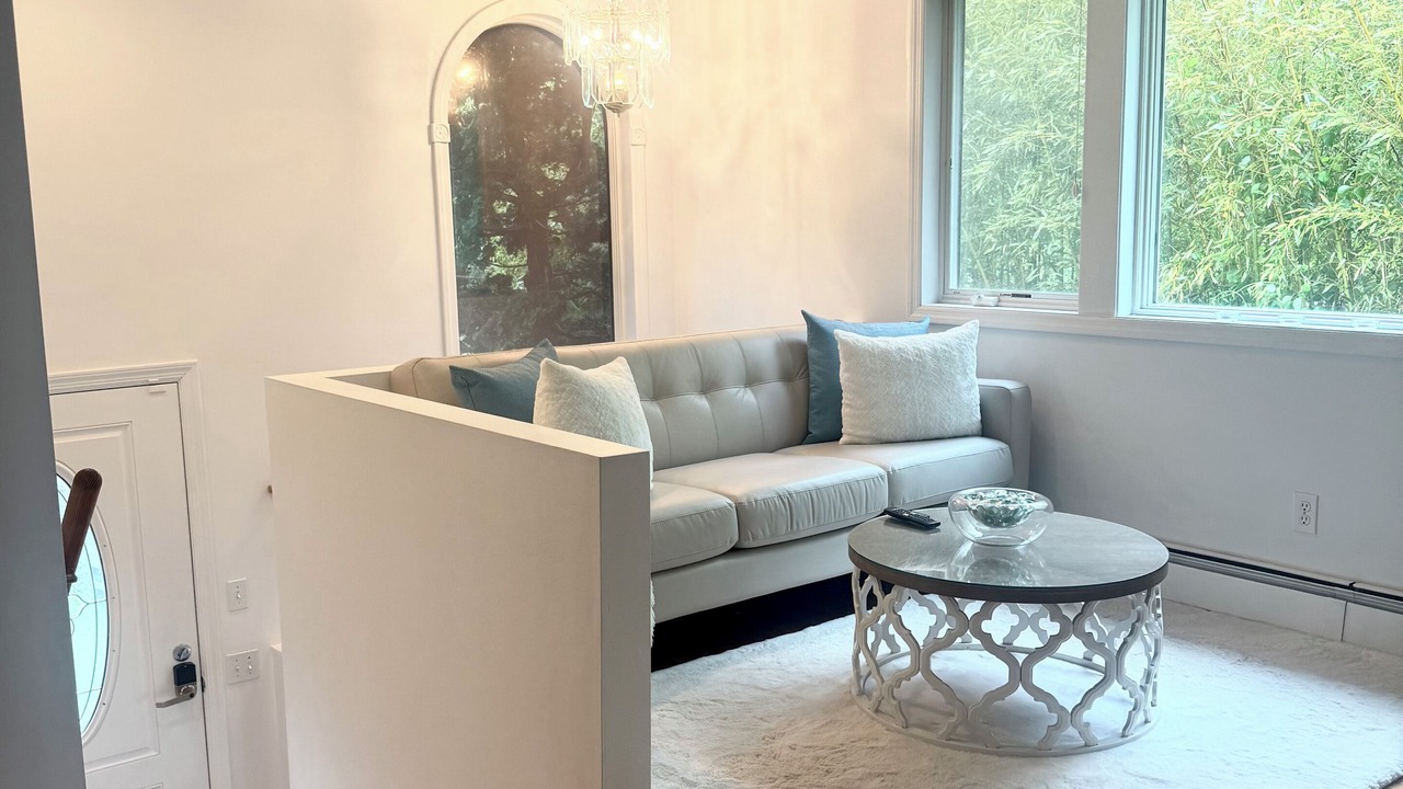 Photo of Livingroom in Hampton Bays