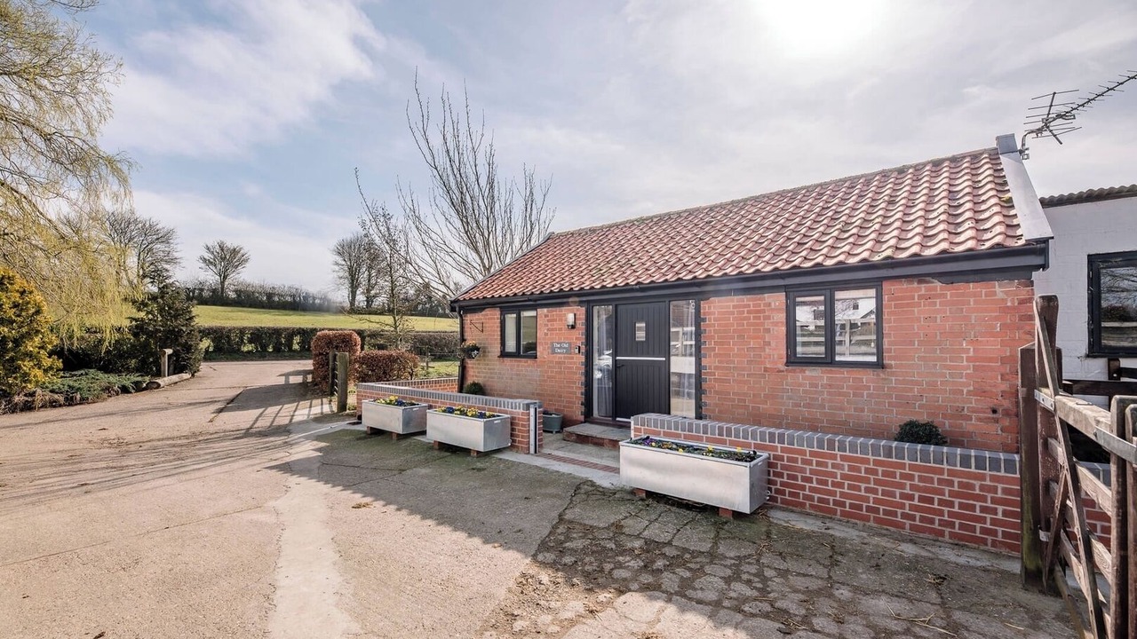 Photo of Patio Balcony in Cookley