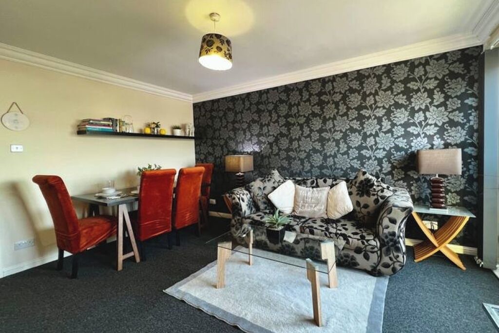 Photo of Livingroom in Cowlairs