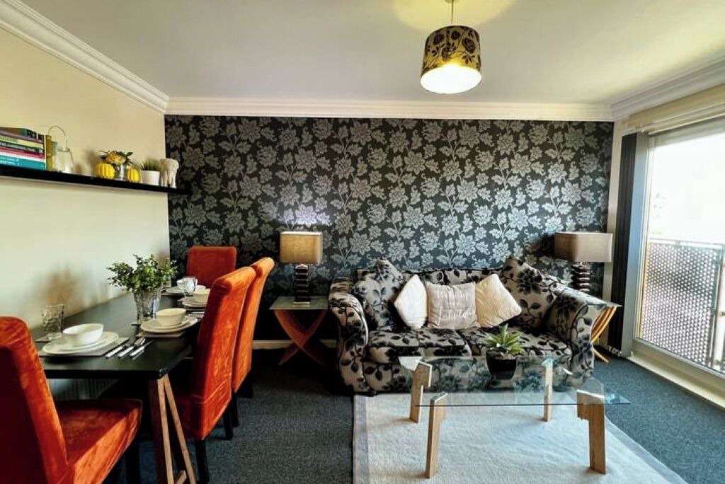 Photo of Livingroom in Cowlairs