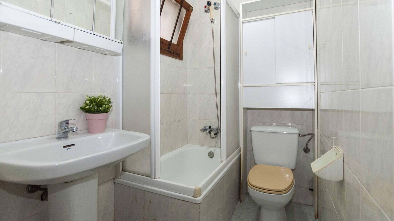 Photo of Bathroom in Roses Town Center
