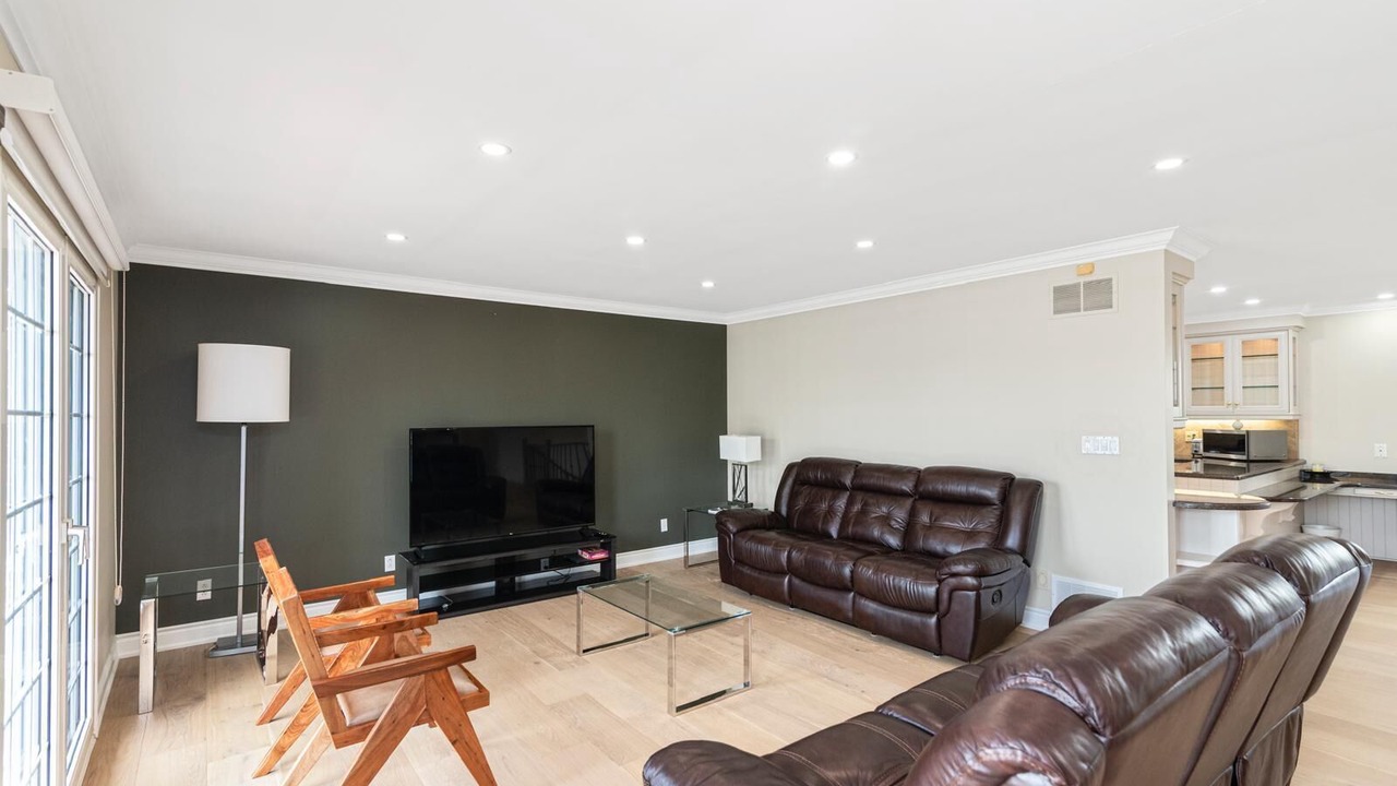Photo of Livingroom in Hamilton