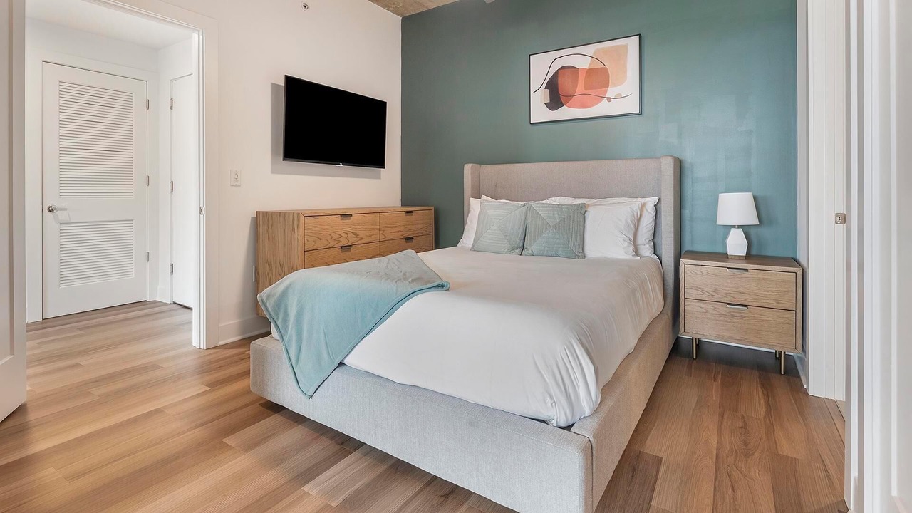 Photo of Bedroom in Baileys Crossroads