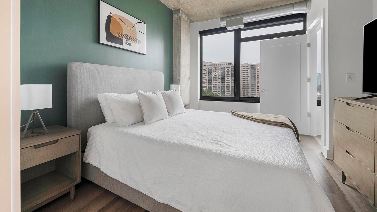 Photo of Bedroom in Baileys Crossroads