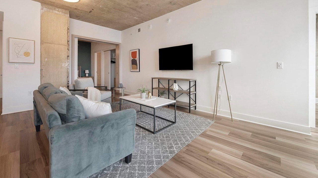 Photo of Livingroom in Baileys Crossroads