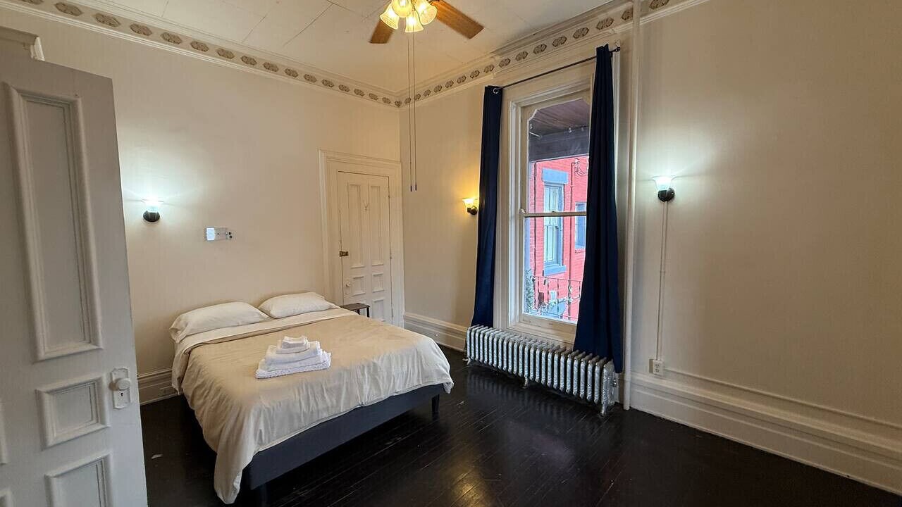 Photo of Bedroom in Bay City