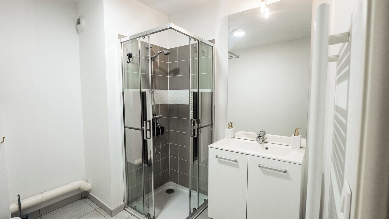 Photo of Bathroom in Talence