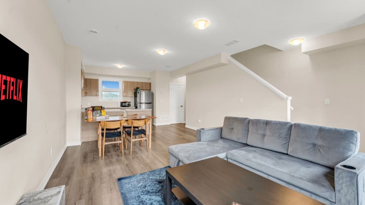Photo of Livingroom in Niagara Falls