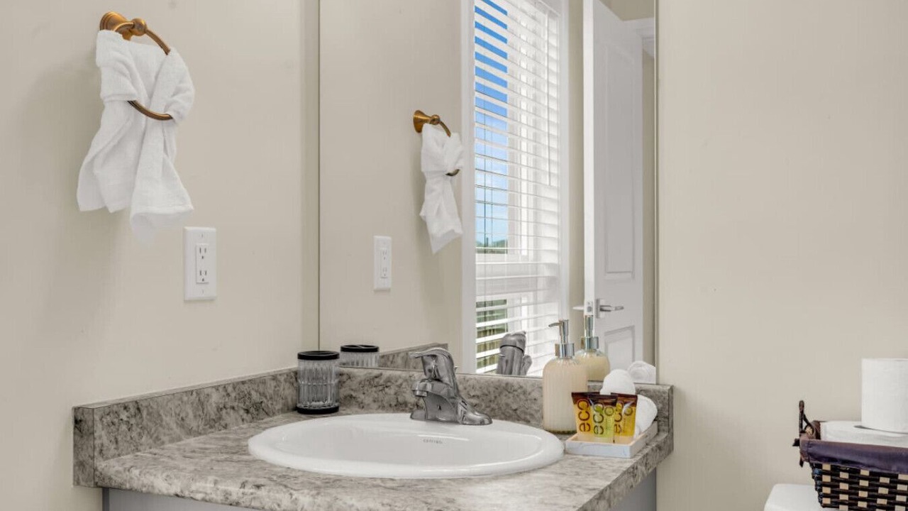 Photo of Bathroom in Niagara Falls