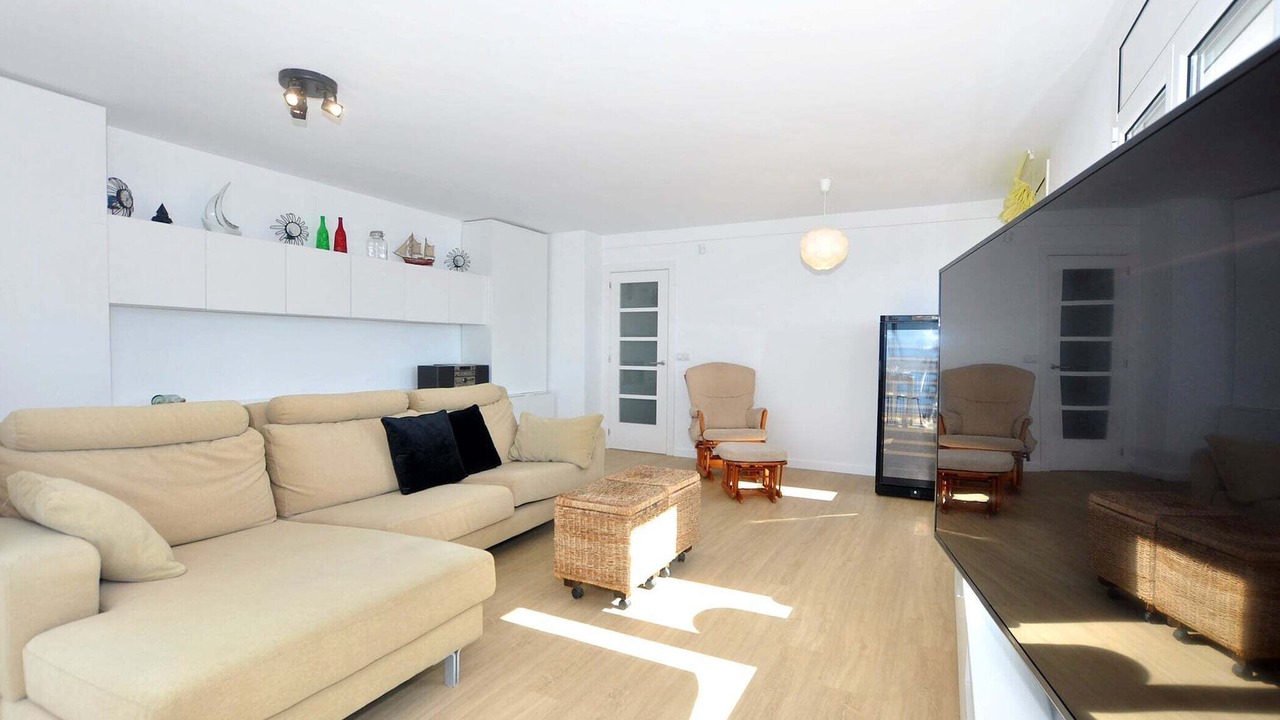 Photo of Livingroom in Roses Town Center