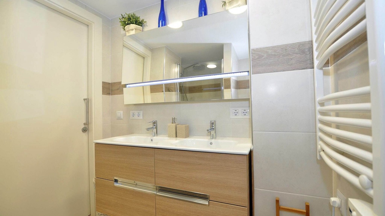 Photo of Bathroom in Roses Town Center