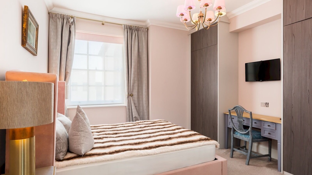 Photo of Bedroom in Leamington Spa