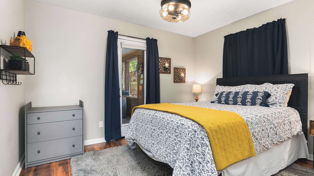 Photo of Bedroom in Smithville