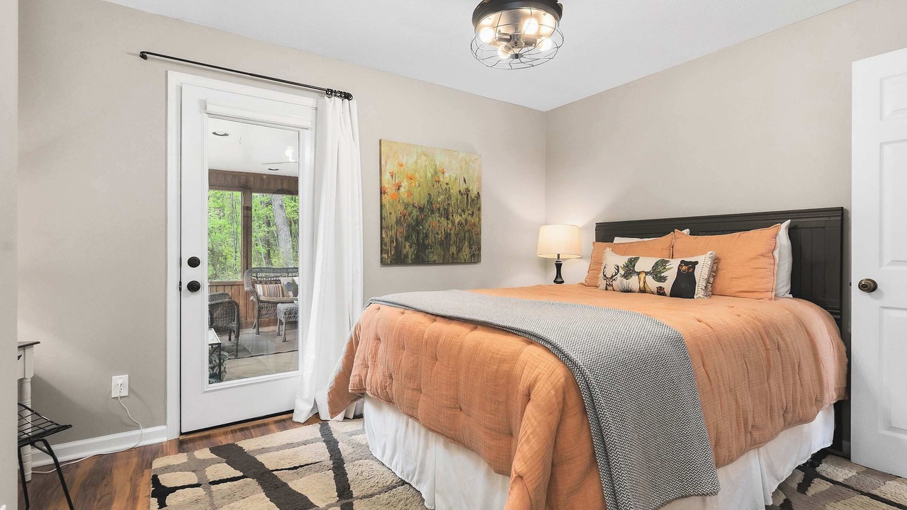 Photo of Bedroom in Smithville