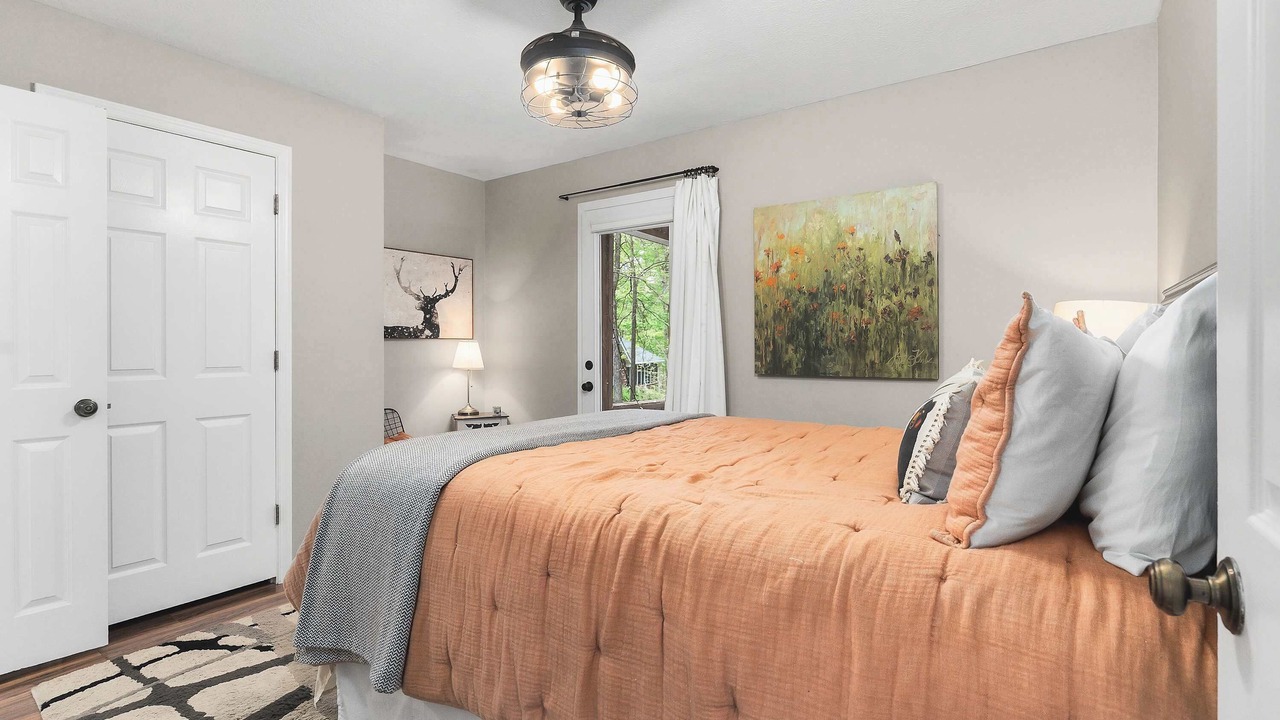 Photo of Bedroom in Smithville