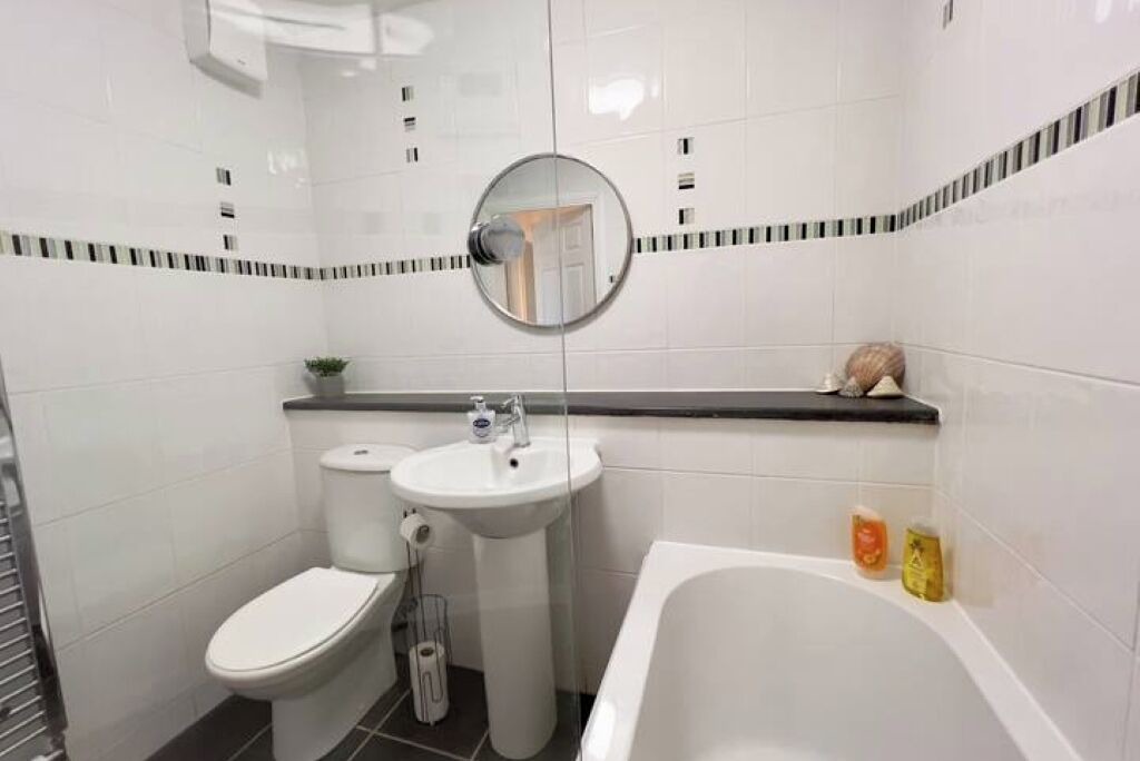 Photo of Bathroom in Cowlairs