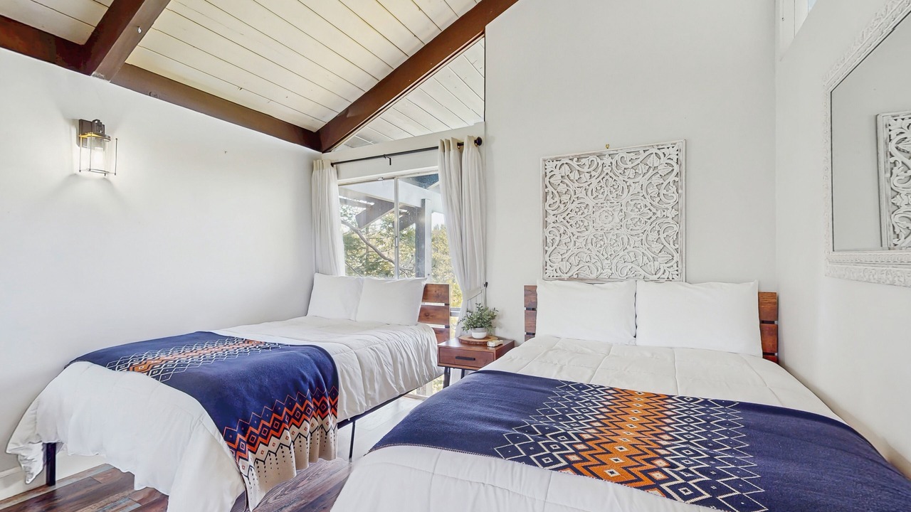 Photo of Bedroom in Twin Peaks
