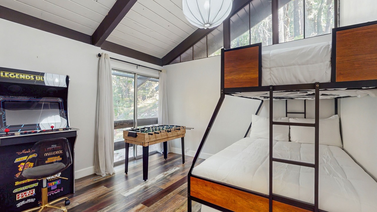 Photo of Bedroom in Twin Peaks