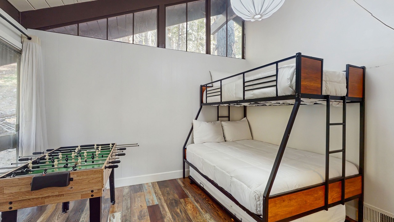 Photo of Bedroom in Twin Peaks