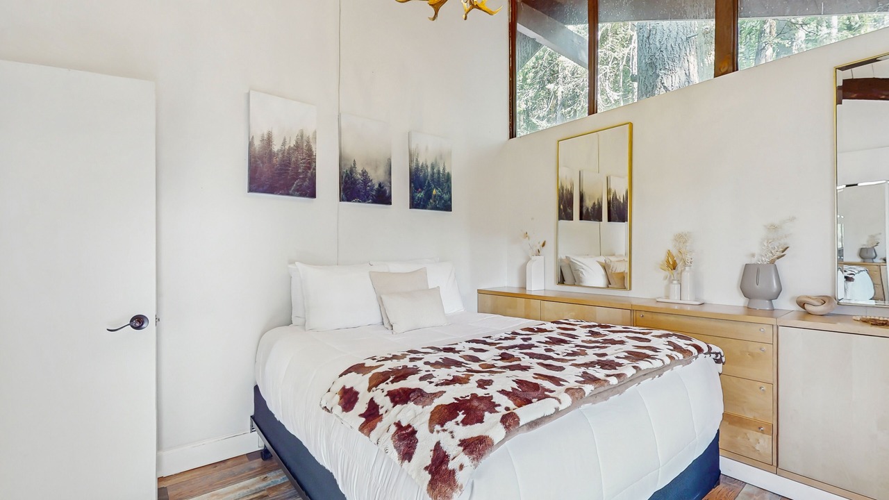 Photo of Bedroom in Twin Peaks