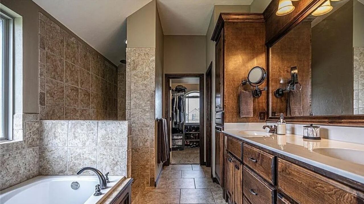 Photo of Bathroom in Moore