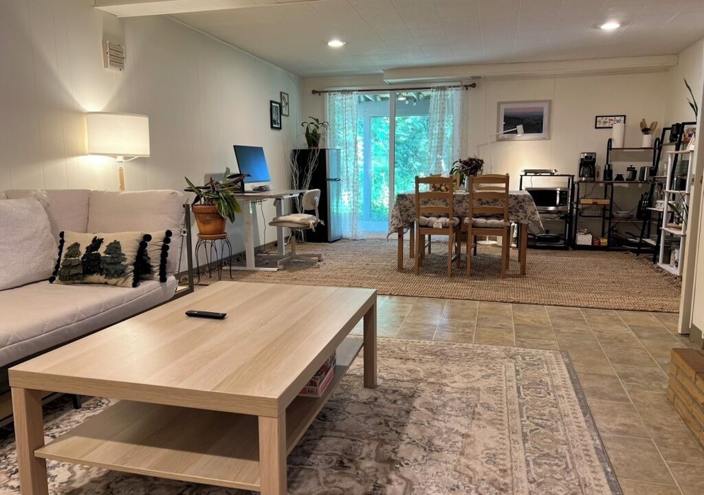 Photo of Livingroom in Shoreline