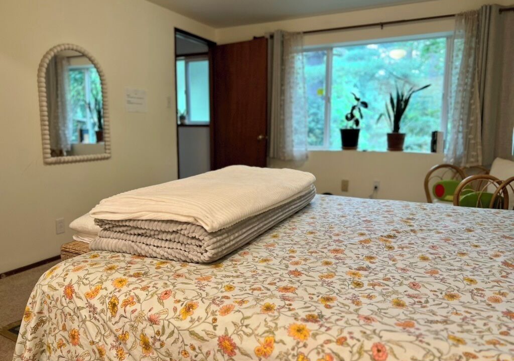 Photo of Bedroom in Shoreline